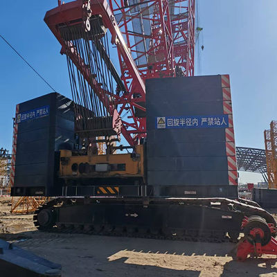 400T sürünen vinç ekipmanları iyi güvenlik ile inşaat projelerinde kullanılır