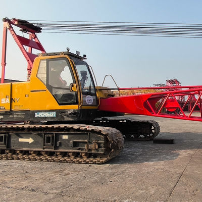 Energietechniek gebruikte kruipkraan van 650 ton voor de bouw.