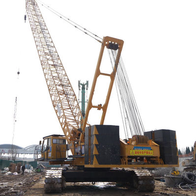 Vitesse de déplacement 2-5 km/h 180T Grue à rampe utilisée avec une bonne structure et une forte capacité de charge