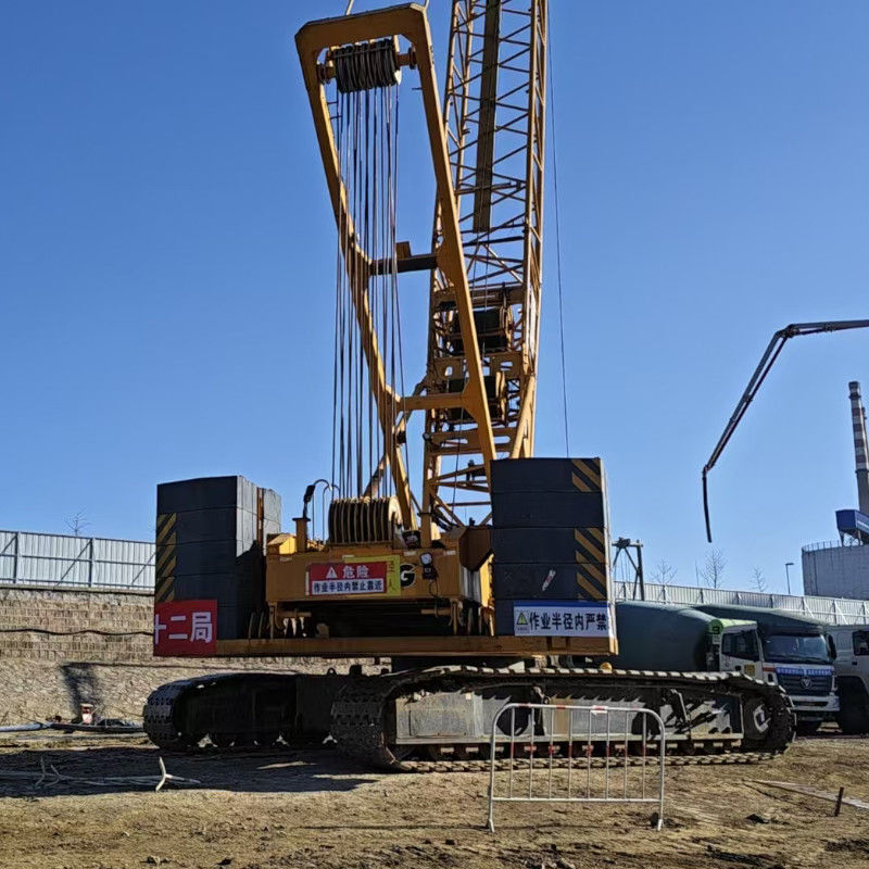 Les grues à rampe XCMG d'occasion utilisées pour l'entretien dans les installations pétrolières et gazières
