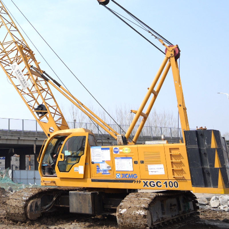 Yüz tonluk sürünen vinç 13.2m 60m Boom Uzunluğu 9m 18m Jib Uzunluğu Ağır kaldırma ve sorunsuz çalışma için