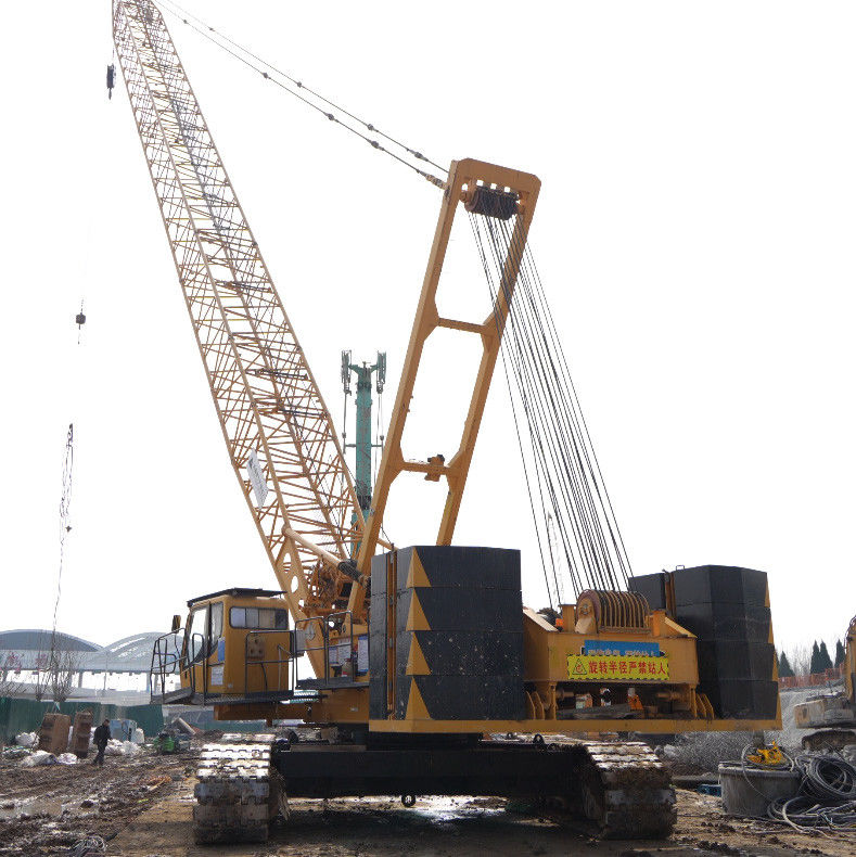 Vitesse de déplacement 2-5 km/h 180T Grue à rampe utilisée avec une bonne structure et une forte capacité de charge