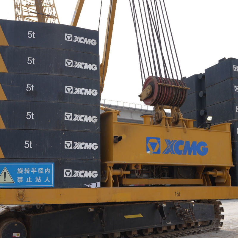 Elektrik kulelerini ve alt istasyon ekipmanlarını kurmak ve bakım yapmak için kullanılan XGC 300t sürünen vinç